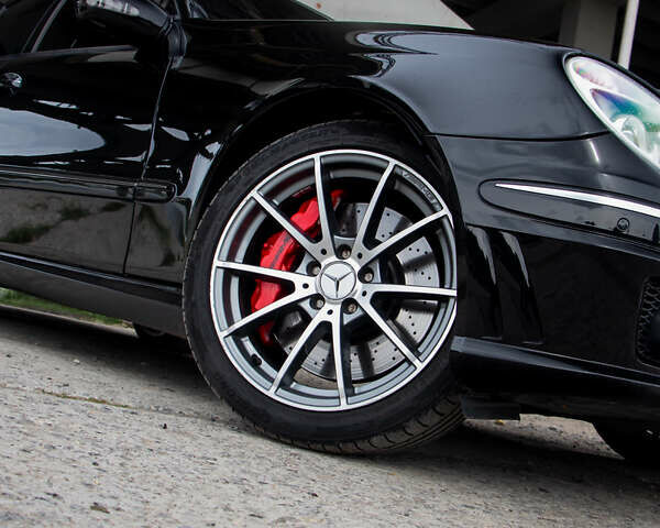 Чорний Мерседес Е-Клас, об'ємом двигуна 5 л та пробігом 202 тис. км за 15000 $, фото 32 на Automoto.ua