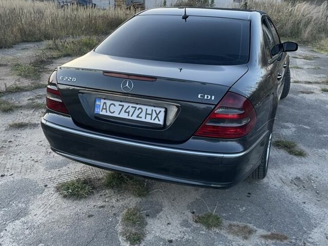Чорний Мерседес Е-Клас, об'ємом двигуна 2.2 л та пробігом 400 тис. км за 7600 $, фото 1 на Automoto.ua