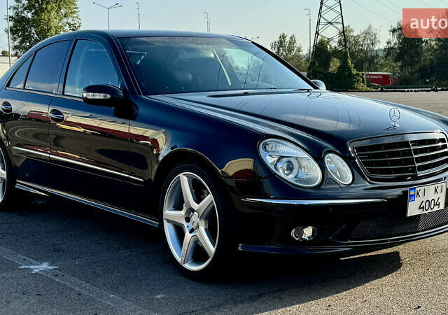 Черный Мерседес Е-Класс, объемом двигателя 5 л и пробегом 238 тыс. км за 12000 $, фото 3 на Automoto.ua