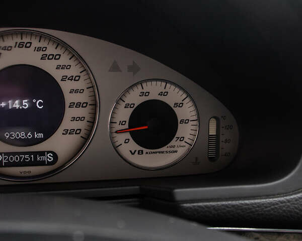 Чорний Мерседес Е-Клас, об'ємом двигуна 5 л та пробігом 202 тис. км за 15000 $, фото 26 на Automoto.ua