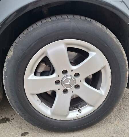 Чорний Мерседес Е-Клас, об'ємом двигуна 2.69 л та пробігом 409 тис. км за 6400 $, фото 18 на Automoto.ua