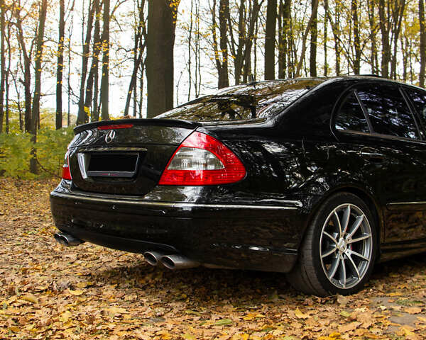 Чорний Мерседес Е-Клас, об'ємом двигуна 5 л та пробігом 202 тис. км за 15000 $, фото 3 на Automoto.ua