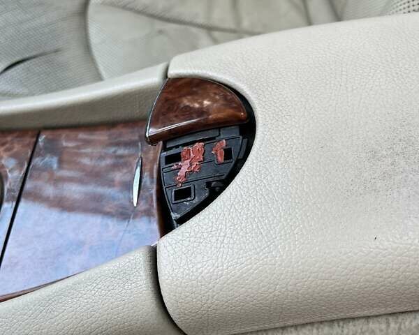 Черный Мерседес Е-Класс, объемом двигателя 3.2 л и пробегом 390 тыс. км за 7500 $, фото 8 на Automoto.ua