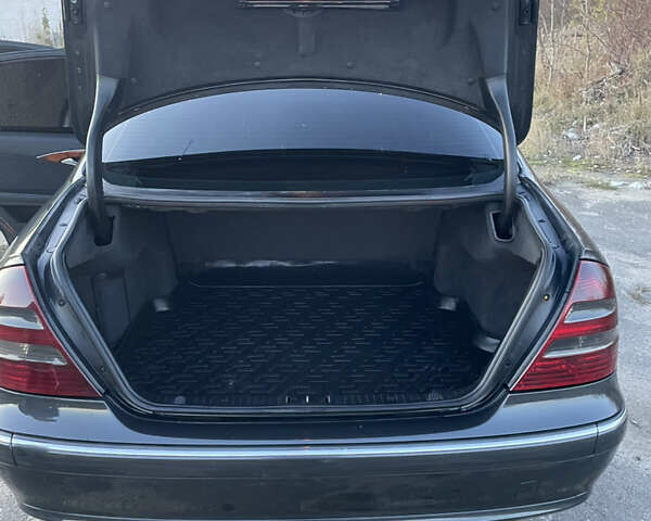 Чорний Мерседес Е-Клас, об'ємом двигуна 2.15 л та пробігом 400 тис. км за 7600 $, фото 24 на Automoto.ua