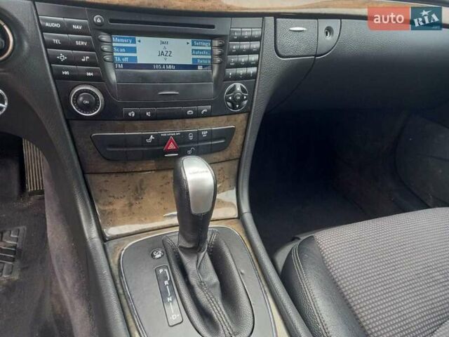 Чорний Мерседес Е-Клас, об'ємом двигуна 2.7 л та пробігом 318 тис. км за 6350 $, фото 19 на Automoto.ua