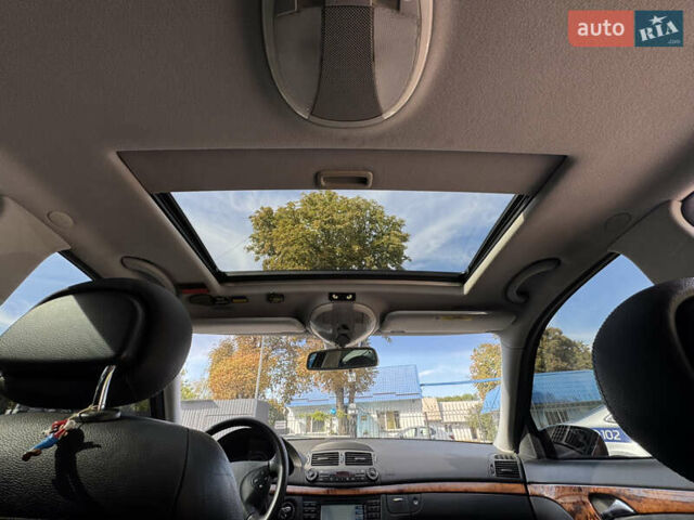 Черный Мерседес Е-Класс, объемом двигателя 4.97 л и пробегом 360 тыс. км за 10000 $, фото 31 на Automoto.ua