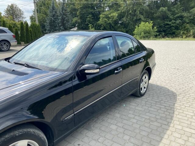 Черный Мерседес Е-Класс, объемом двигателя 2.1 л и пробегом 200 тыс. км за 6700 $, фото 13 на Automoto.ua