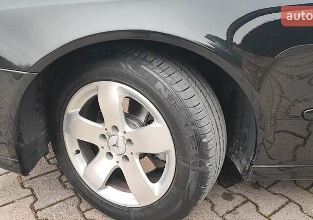 Черный Мерседес Е-Класс, объемом двигателя 1.8 л и пробегом 298 тыс. км за 8200 $, фото 34 на Automoto.ua