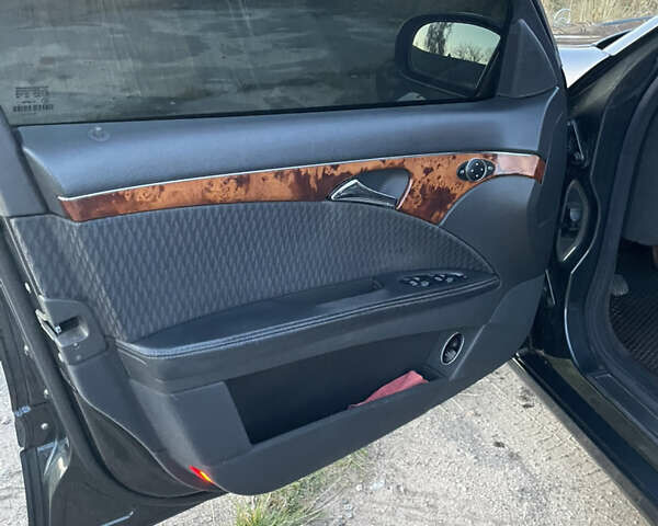 Чорний Мерседес Е-Клас, об'ємом двигуна 2.15 л та пробігом 400 тис. км за 7600 $, фото 16 на Automoto.ua