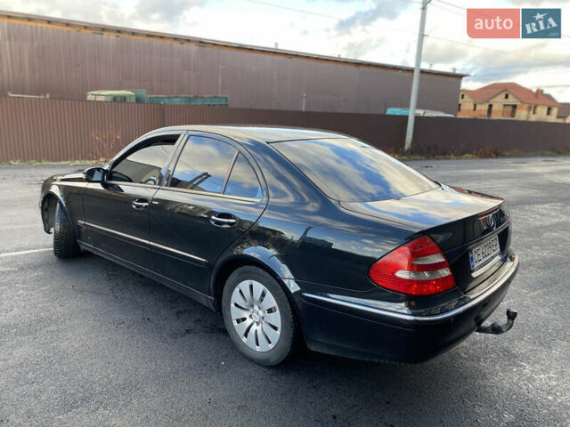 Черный Мерседес Е-Класс, объемом двигателя 3.2 л и пробегом 300 тыс. км за 6900 $, фото 3 на Automoto.ua