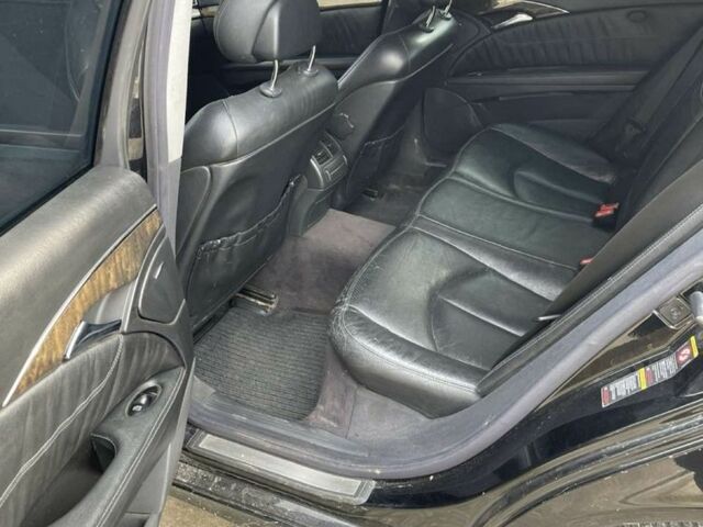 Черный Мерседес Е-Класс, объемом двигателя 2.7 л и пробегом 3 тыс. км за 3500 $, фото 3 на Automoto.ua