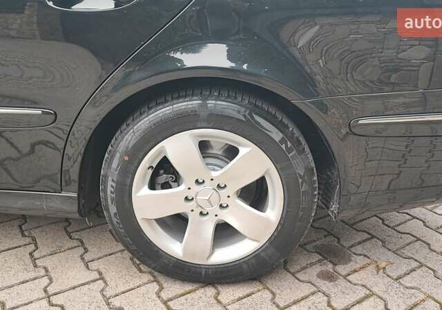 Черный Мерседес Е-Класс, объемом двигателя 1.8 л и пробегом 298 тыс. км за 8200 $, фото 35 на Automoto.ua