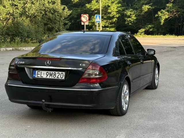 Черный Мерседес Е-Класс, объемом двигателя 2.2 л и пробегом 400 тыс. км за 3655 $, фото 3 на Automoto.ua