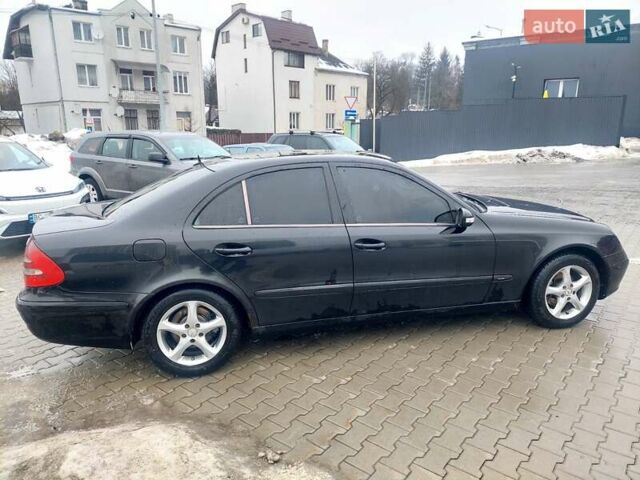 Черный Мерседес Е-Класс, объемом двигателя 2.1 л и пробегом 427 тыс. км за 4899 $, фото 7 на Automoto.ua