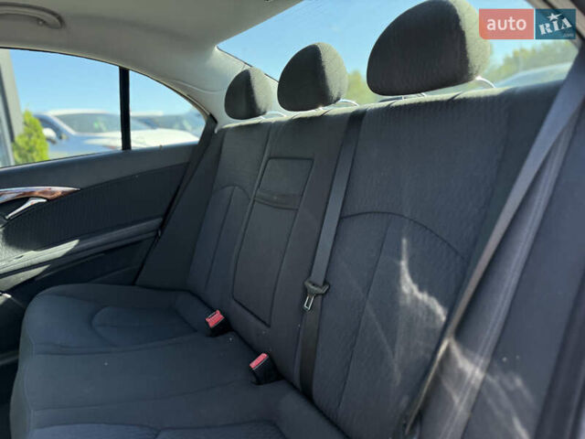 Черный Мерседес Е-Класс, объемом двигателя 1.8 л и пробегом 239 тыс. км за 6800 $, фото 17 на Automoto.ua