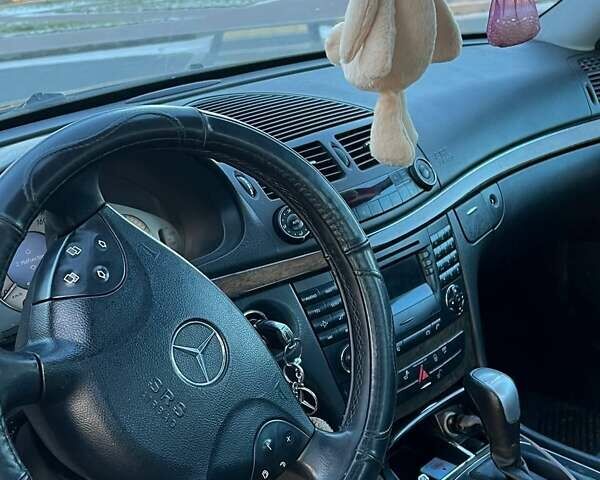 Чорний Мерседес Е-Клас, об'ємом двигуна 2.69 л та пробігом 321 тис. км за 8000 $, фото 6 на Automoto.ua