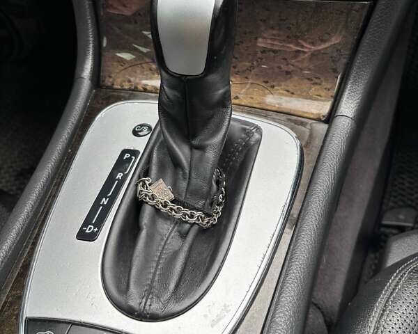 Чорний Мерседес Е-Клас, об'ємом двигуна 4.97 л та пробігом 355 тис. км за 9000 $, фото 5 на Automoto.ua