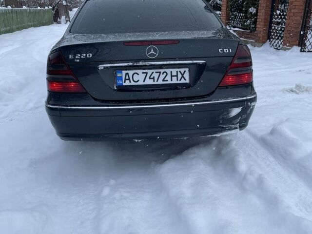 Чорний Мерседес Е-Клас, об'ємом двигуна 2.2 л та пробігом 396 тис. км за 6950 $, фото 6 на Automoto.ua