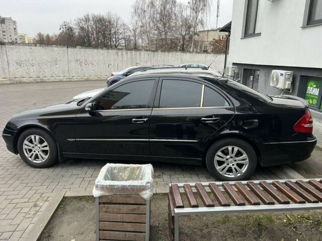 Чорний Мерседес Е-Клас, об'ємом двигуна 3.2 л та пробігом 240 тис. км за 3999 $, фото 2 на Automoto.ua