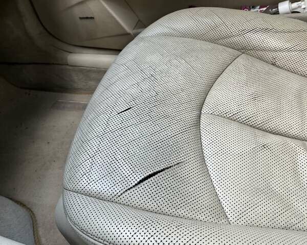 Черный Мерседес Е-Класс, объемом двигателя 3.2 л и пробегом 390 тыс. км за 7500 $, фото 10 на Automoto.ua