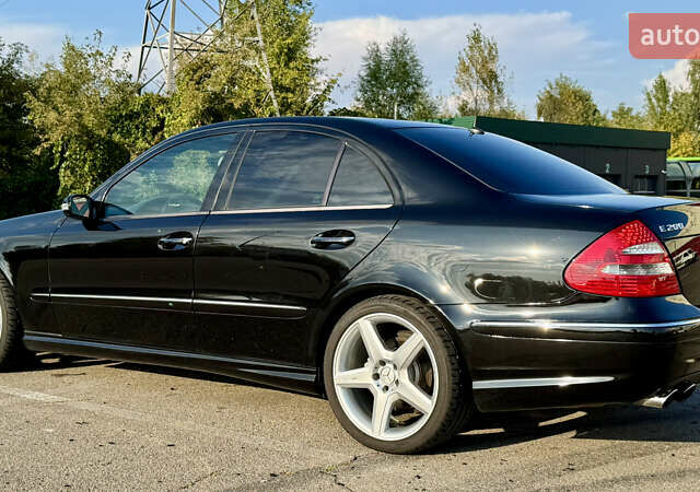 Черный Мерседес Е-Класс, объемом двигателя 5 л и пробегом 238 тыс. км за 12000 $, фото 8 на Automoto.ua