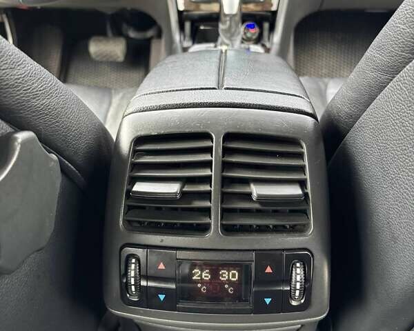 Черный Мерседес Е-Класс, объемом двигателя 4.97 л и пробегом 357 тыс. км за 10500 $, фото 8 на Automoto.ua