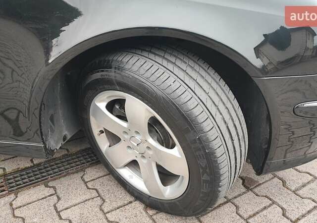 Черный Мерседес Е-Класс, объемом двигателя 1.8 л и пробегом 298 тыс. км за 8200 $, фото 37 на Automoto.ua