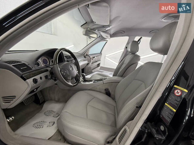 Мерседес Е-Клас 2005 у Трускавце на Automoto.ua Чорний Мерседес Е-Клас, об'ємом двигуна 3.5 л та пробігом 245 тис. км за 8999 $, фото 57 на Automoto.ua