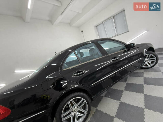 Мерседес Е-Клас 2005 у Трускавце на Automoto.ua Чорний Мерседес Е-Клас, об'ємом двигуна 3.5 л та пробігом 245 тис. км за 8999 $, фото 10 на Automoto.ua
