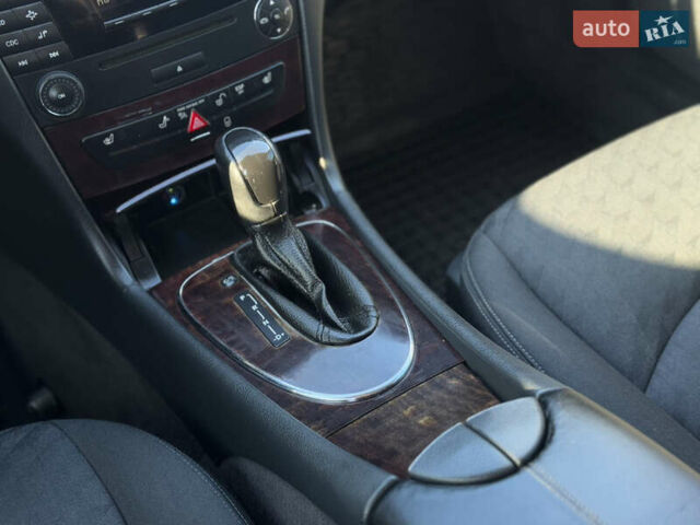 Черный Мерседес Е-Класс, объемом двигателя 1.8 л и пробегом 338 тыс. км за 6850 $, фото 17 на Automoto.ua