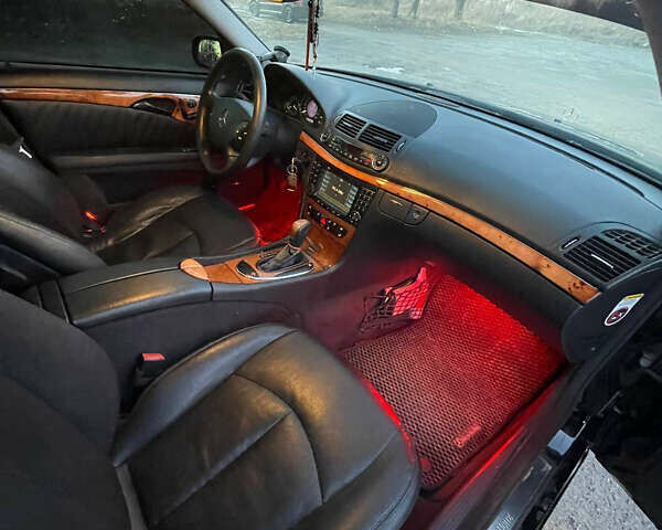 Чорний Мерседес Е-Клас, об'ємом двигуна 3 л та пробігом 400 тис. км за 8500 $, фото 17 на Automoto.ua