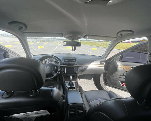 Чорний Мерседес Е-Клас, об'ємом двигуна 2.79 л та пробігом 250 тис. км за 5500 $, фото 6 на Automoto.ua