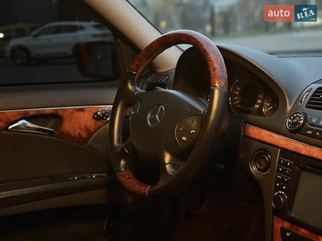 Мерседес Е-Клас 2005 у Рівному на Automoto.ua Чорний Мерседес Е-Клас, об'ємом двигуна 1.8 л та пробігом 255 тис. км за 5800 $, фото 39 на Automoto.ua