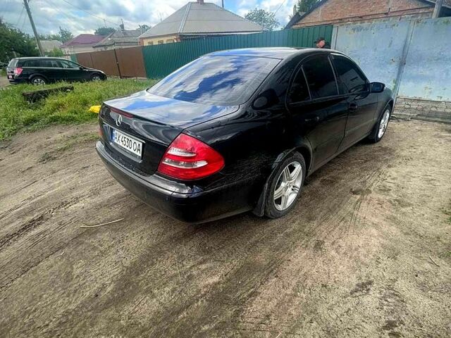 Черный Мерседес Е-Класс, объемом двигателя 1.8 л и пробегом 200 тыс. км за 8200 $, фото 5 на Automoto.ua