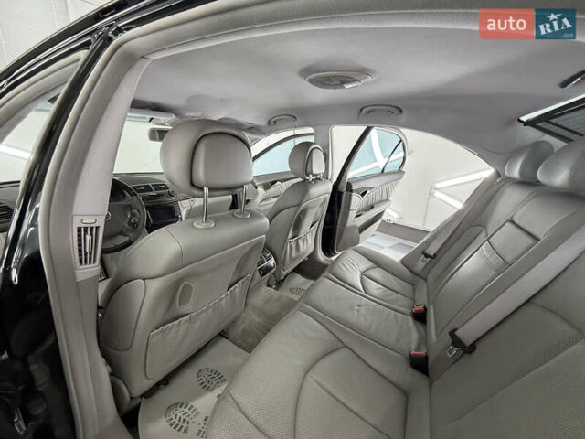 Мерседес Е-Клас 2005 у Трускавце на Automoto.ua Чорний Мерседес Е-Клас, об'ємом двигуна 3.5 л та пробігом 245 тис. км за 8999 $, фото 41 на Automoto.ua