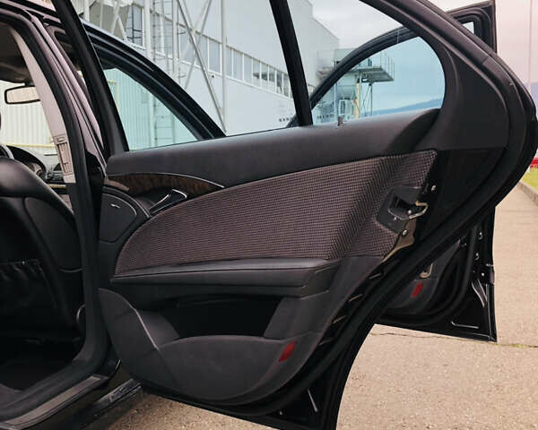 Чорний Мерседес Е-Клас, об'ємом двигуна 2.99 л та пробігом 392 тис. км за 7900 $, фото 32 на Automoto.ua