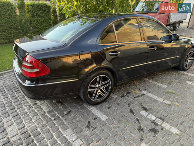 Черный Мерседес Е-Класс, объемом двигателя 2.2 л и пробегом 280 тыс. км за 7700 $, фото 2 на Automoto.ua