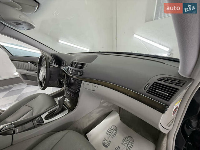 Мерседес Е-Клас 2005 у Трускавце на Automoto.ua Чорний Мерседес Е-Клас, об'ємом двигуна 3.5 л та пробігом 245 тис. км за 8999 $, фото 23 на Automoto.ua