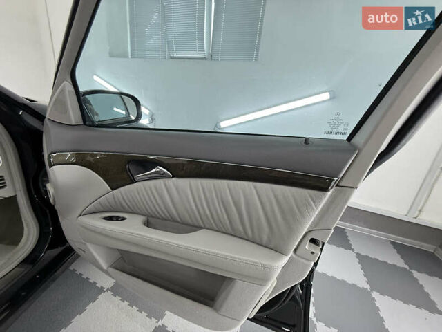 Мерседес Е-Клас 2005 у Трускавце на Automoto.ua Чорний Мерседес Е-Клас, об'ємом двигуна 3.5 л та пробігом 245 тис. км за 8999 $, фото 27 на Automoto.ua