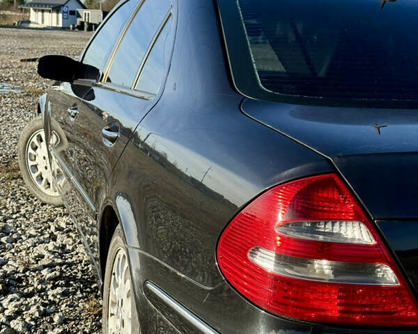 Черный Мерседес Е-Класс, объемом двигателя 2.6 л и пробегом 197 тыс. км за 6999 $, фото 16 на Automoto.ua