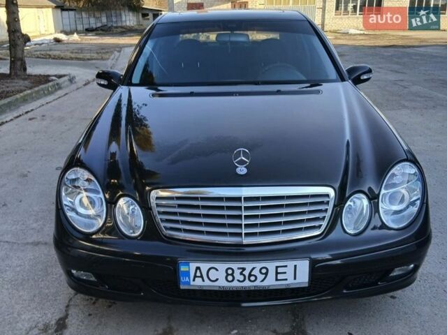 Черный Мерседес Е-Класс, объемом двигателя 2.2 л и пробегом 366 тыс. км за 8450 $, фото 3 на Automoto.ua
