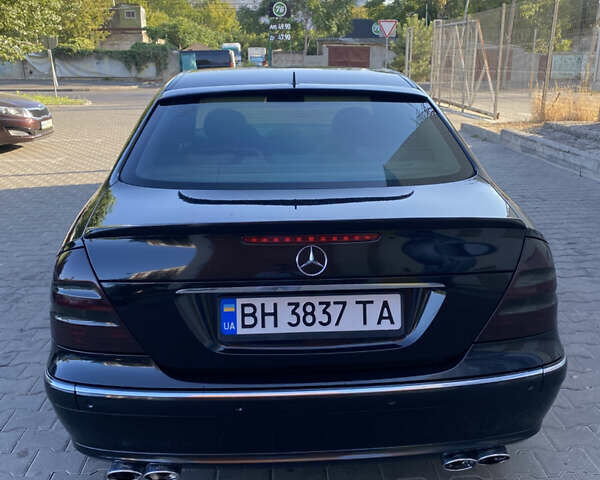 Черный Мерседес Е-Класс, объемом двигателя 3.5 л и пробегом 260 тыс. км за 8000 $, фото 2 на Automoto.ua