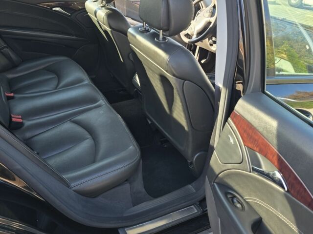 Черный Мерседес Е-Класс, объемом двигателя 1.8 л и пробегом 265 тыс. км за 6999 $, фото 9 на Automoto.ua