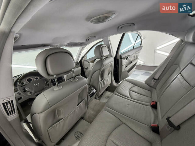 Мерседес Е-Клас 2005 у Трускавце на Automoto.ua Чорний Мерседес Е-Клас, об'ємом двигуна 3.5 л та пробігом 245 тис. км за 8999 $, фото 47 на Automoto.ua