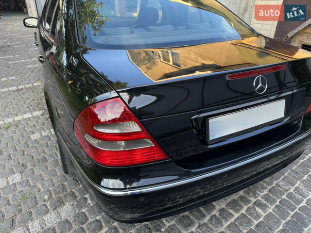 Черный Мерседес Е-Класс, объемом двигателя 2.2 л и пробегом 280 тыс. км за 7900 $, фото 4 на Automoto.ua