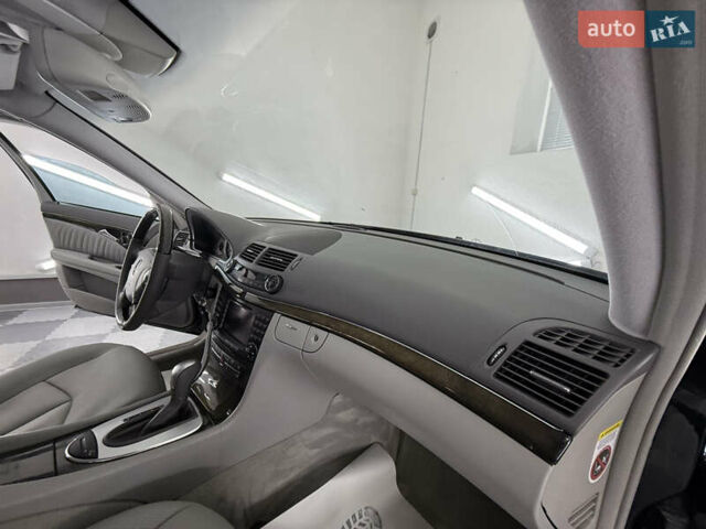 Мерседес Е-Клас 2005 у Трускавце на Automoto.ua Чорний Мерседес Е-Клас, об'ємом двигуна 3.5 л та пробігом 245 тис. км за 8999 $, фото 26 на Automoto.ua