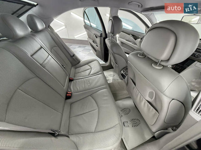 Мерседес Е-Клас 2005 у Трускавце на Automoto.ua Чорний Мерседес Е-Клас, об'ємом двигуна 3.5 л та пробігом 245 тис. км за 8999 $, фото 38 на Automoto.ua