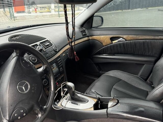 Черный Мерседес Е-Класс, объемом двигателя 2.7 л и пробегом 3 тыс. км за 3450 $, фото 5 на Automoto.ua