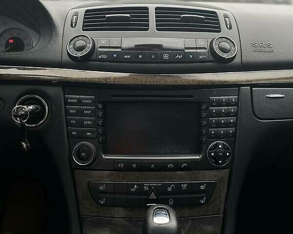 Черный Мерседес Е-Класс, объемом двигателя 3.5 л и пробегом 515 тыс. км за 10550 $, фото 20 на Automoto.ua