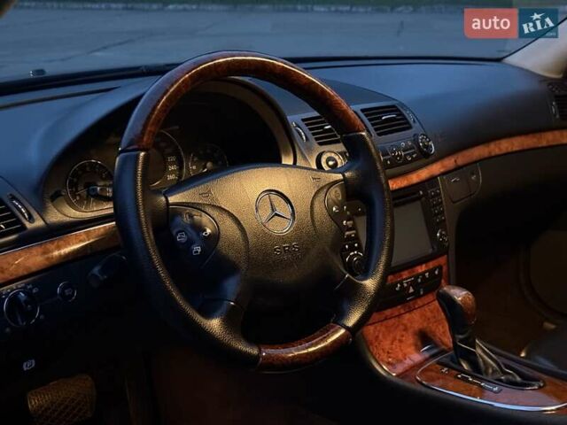 Мерседес Е-Клас 2005 у Рівному на Automoto.ua Чорний Мерседес Е-Клас, об'ємом двигуна 1.8 л та пробігом 255 тис. км за 5800 $, фото 63 на Automoto.ua
